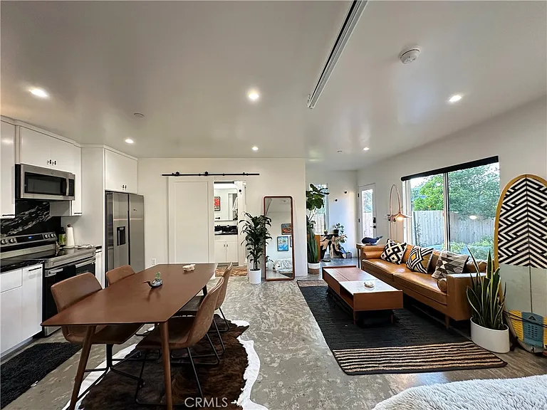 6156 Burwood Ave — Photo 7