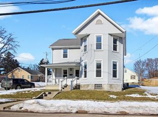 840 W Cottonwood St, Freeport, IL 61032