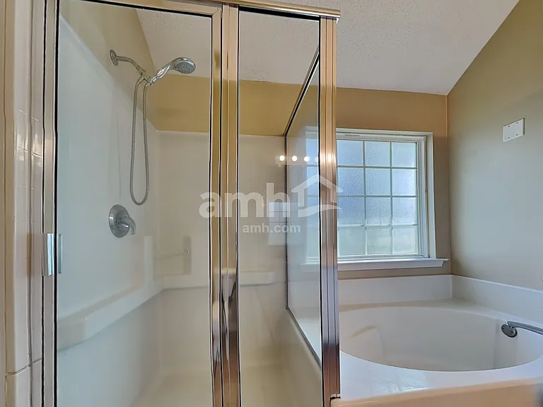 420 Roberts Way — Photo 14