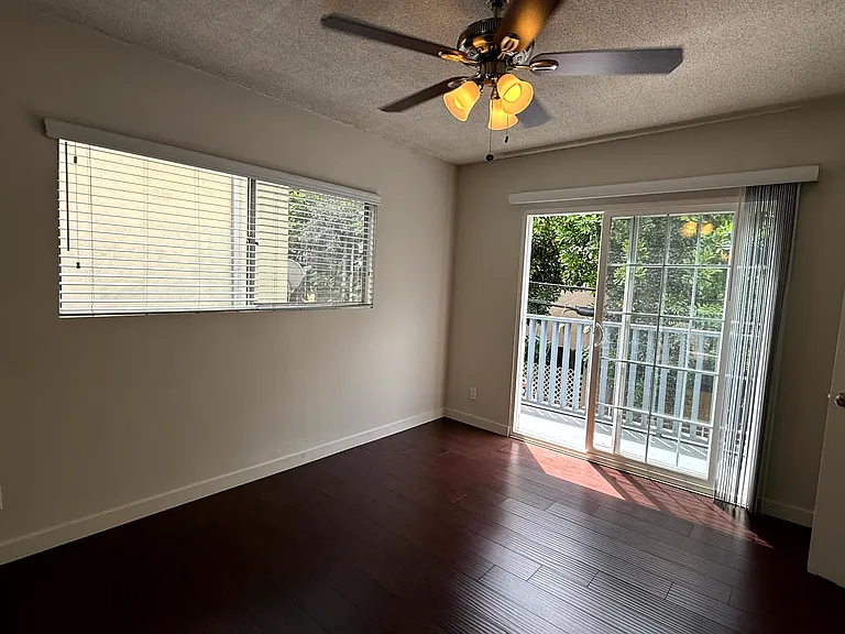 5044 W Maplewood Ave #8 — Photo 5