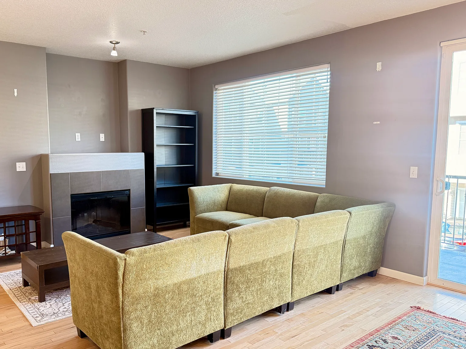 2 bed, 1011 sqft, $2,350 — Photo 3