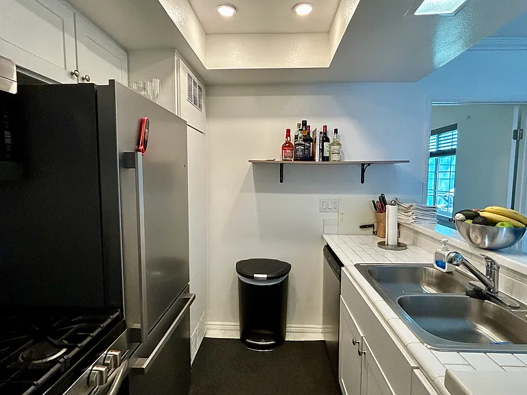 7025 Glade Ave — Photo 14