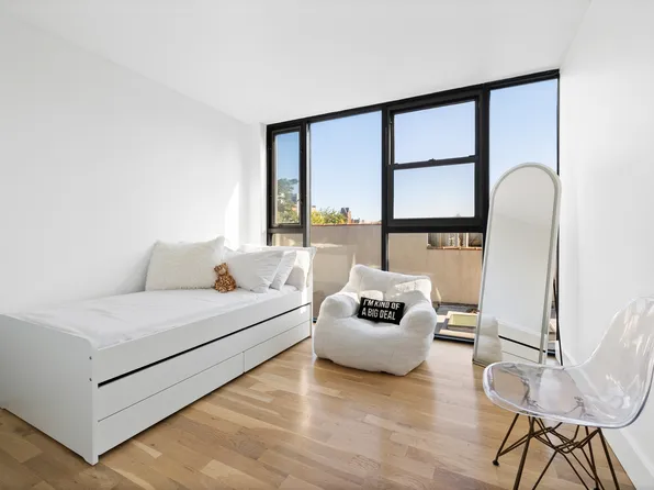 364 Myrtle Avenue image 17 of 23