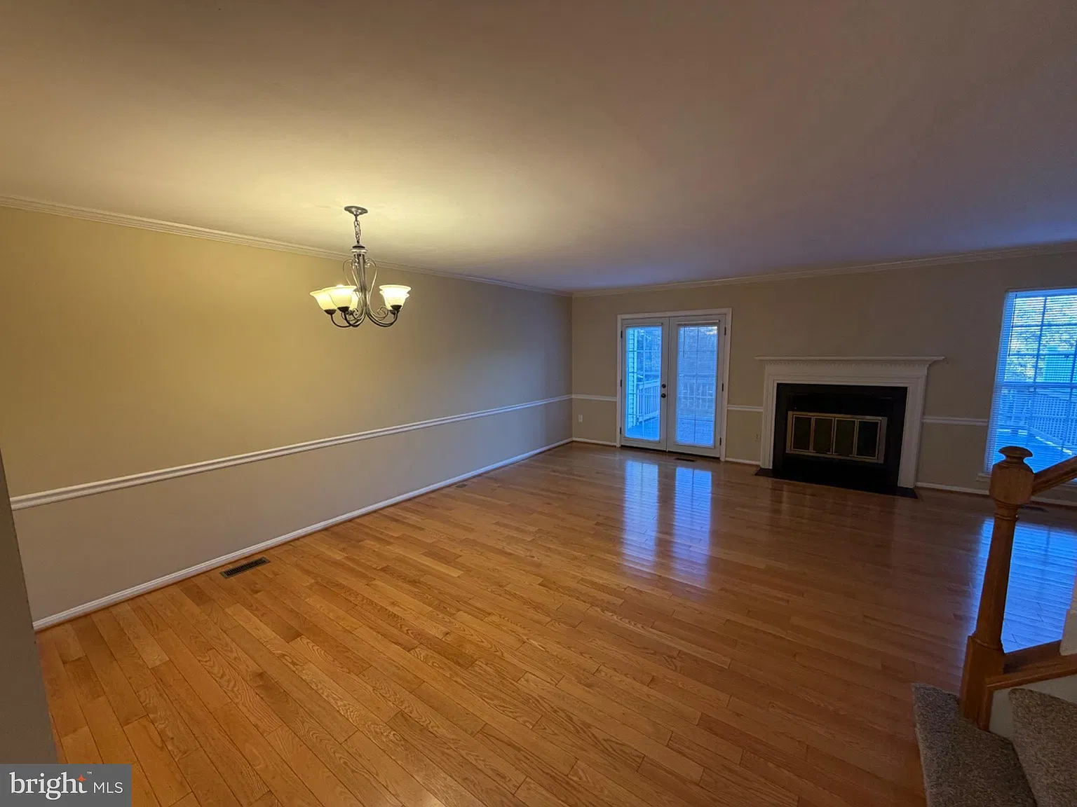 3 bed, 2.5 bath, 1914 sqft, $2,600 — Photo 3