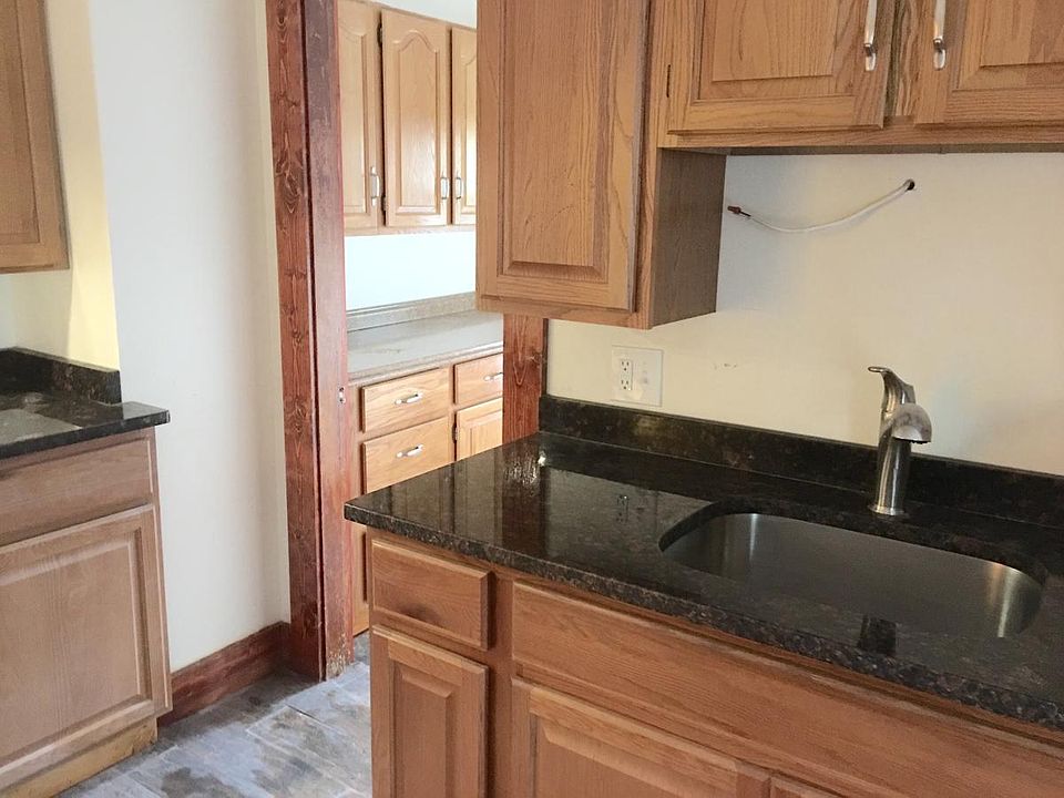 2nd image of 62 Montmorenci St #2
