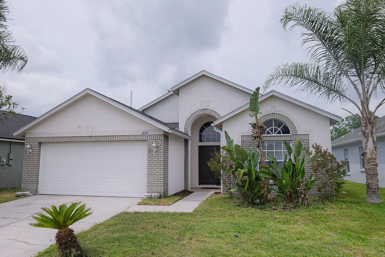 Gorgeous 3/2 Wesley Chapel Home Avail Unfurnished Or Furnished — Photo 1