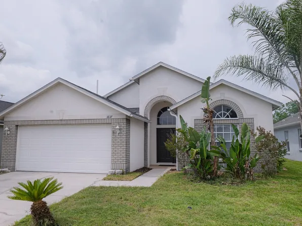 1637 Maximilian Dr, Zephyrhills, FL 33543