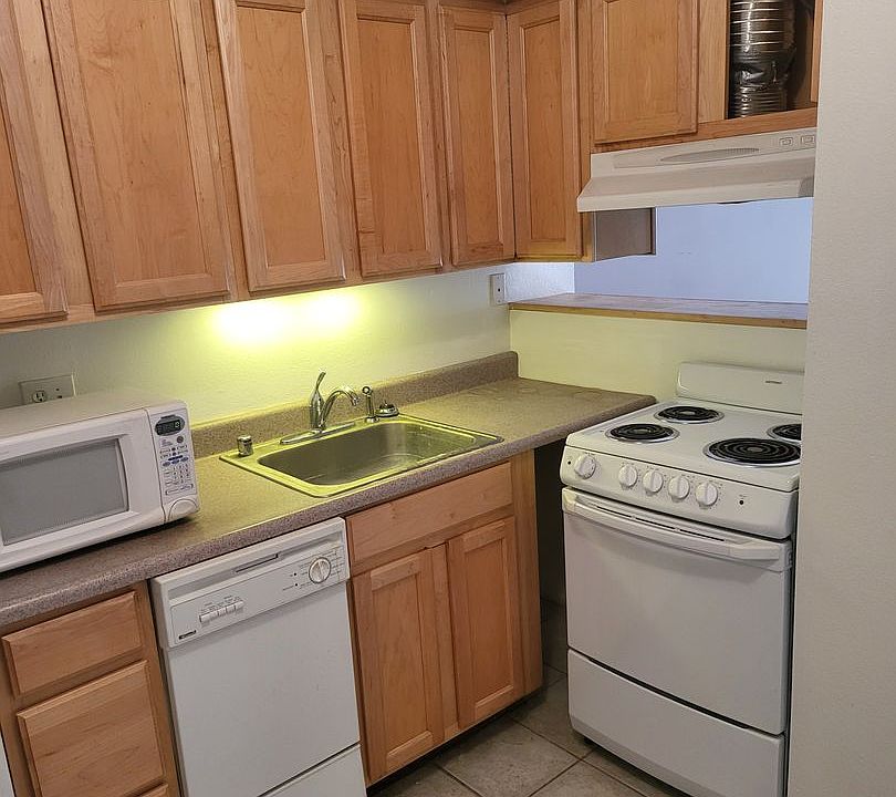 1st image of 1601 Pennsylvania St NE #D-7