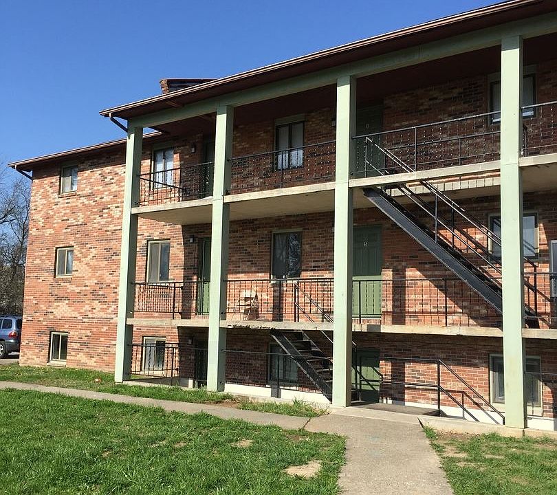 1st image of 5 Village Dr APT 4