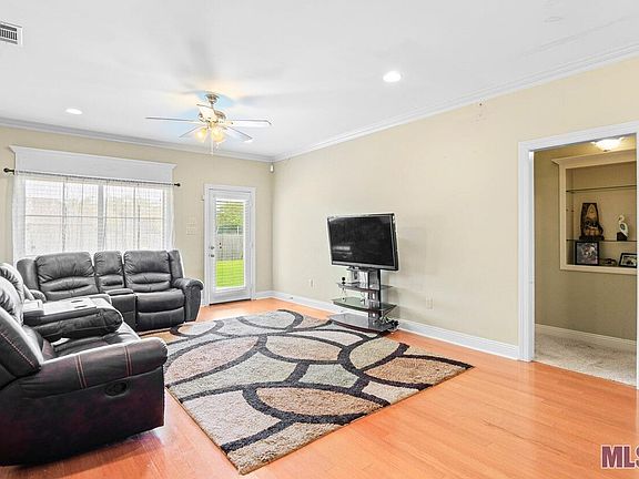 3rd image of 6534 Woodside Dr
