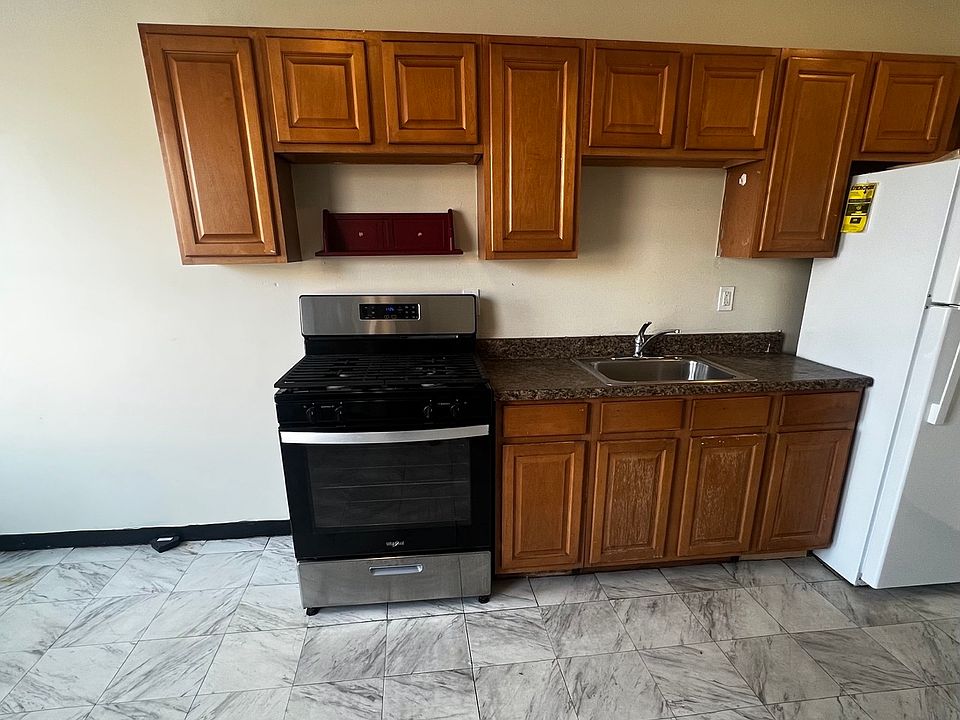 1st image of 366 Centre St APT 5