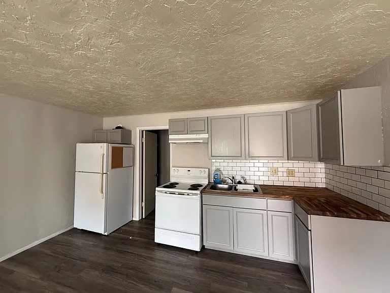 537 Breeze St #1 — Photo 4