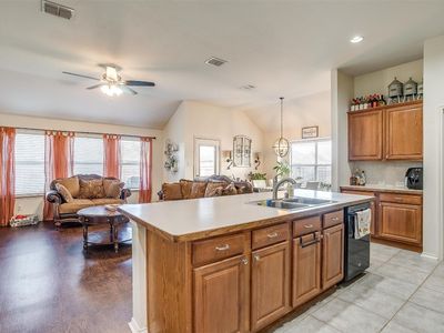 1228 Juniper Ln, Burleson, TX, 76028