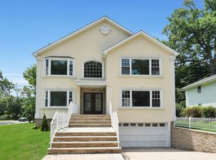 264 Ogden Ave, Teaneck, NJ 07666