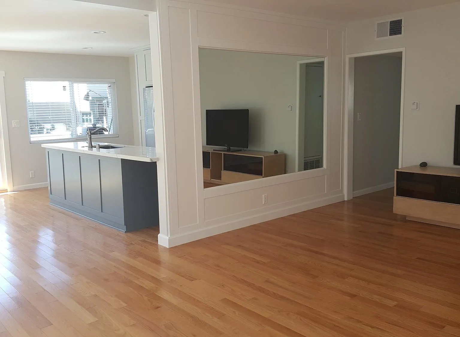 2 bed, 1350 sqft, $5,300 — Photo 1