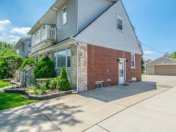 4th image of 1932 Buckingham Ave