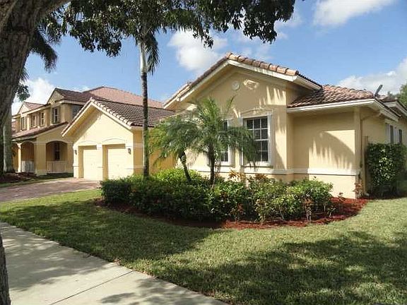 3rd image of 1519 Blue Jay Cir