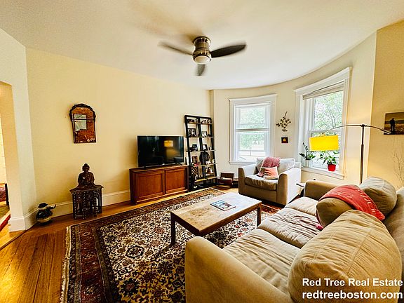 3rd image of 256 Aspinwall Ave #2