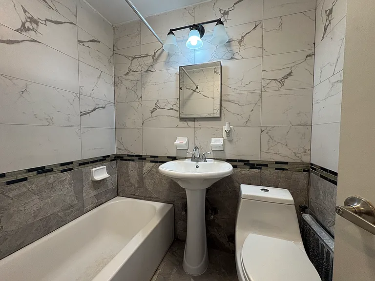 50 Johnson St #44 — Photo 5