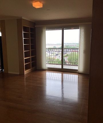 4th image of 1 Towers Park Ln APT 817