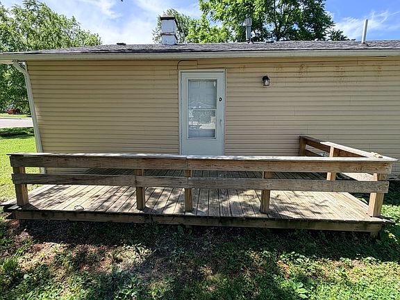 4th image of 2234 W Memorial Dr