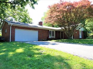 128 Pinkerton Dr, Beaver, PA