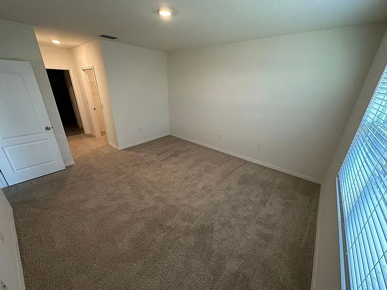 304 Sofia Ln — Photo 15