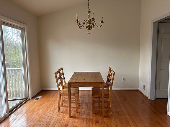 Dinning Room to deck