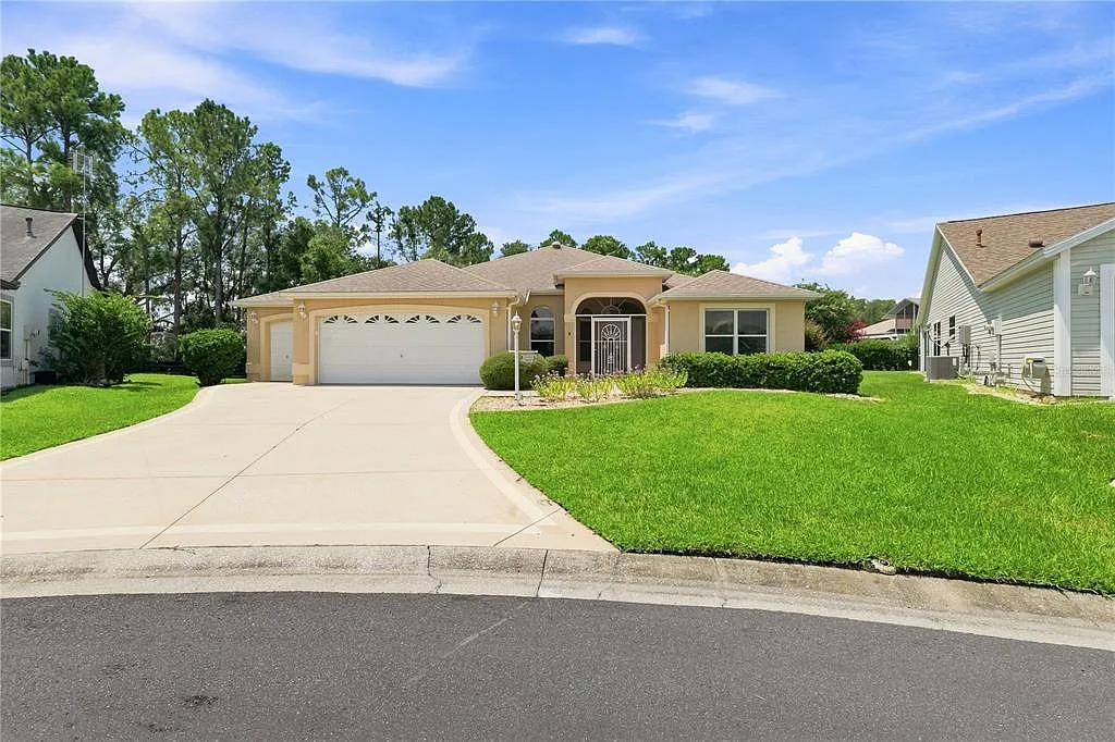 3 bed, 2.0 bath, 1884 sqft, $2,500 — Photo 2
