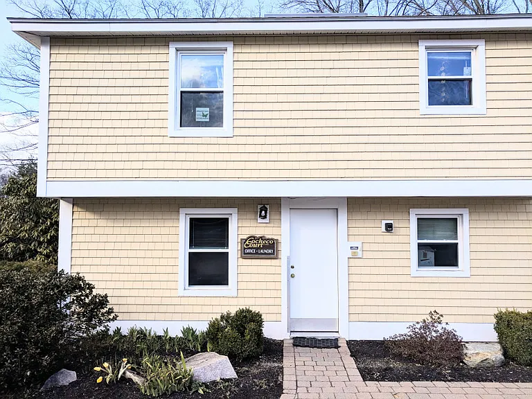 1002 Cocheco Ct — Photo 8