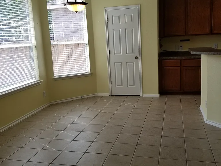312 Apache Ledge — Photo 7