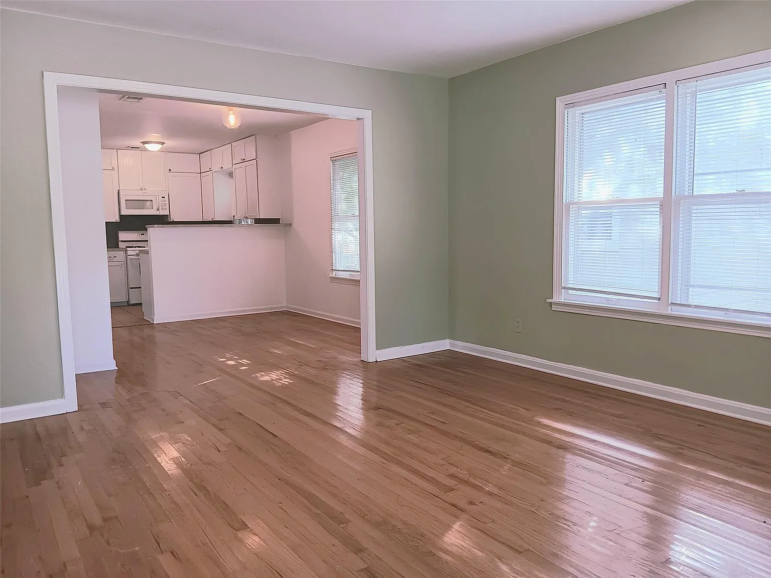 2 bed, 2.0 bath, 1079 sqft, $2,450 — Photo 4