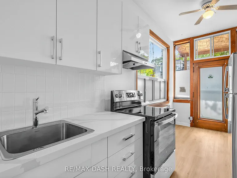 665 Huron St — Photo 11