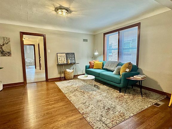 4th image of 4006 Oleatha Ave