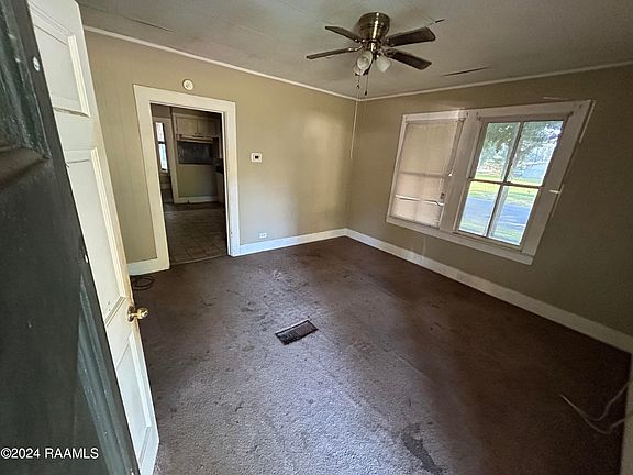 5th image of 137 Ann St