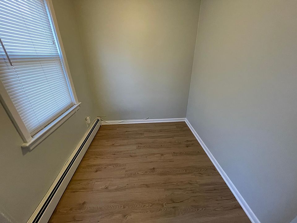 1st image of 9 Van Buren St #2