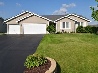 10833 Linden Blossom Ln, Roscoe, IL 61073