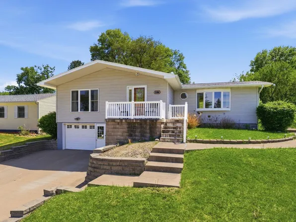 1106 Wier St, Muscatine, IA 52761