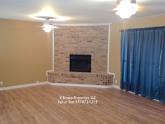 3rd image of 186 Katherine Dr