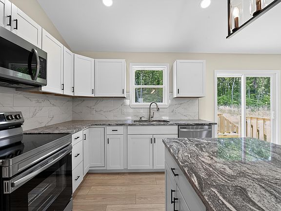 5th image of 322 Reed Creek Rd