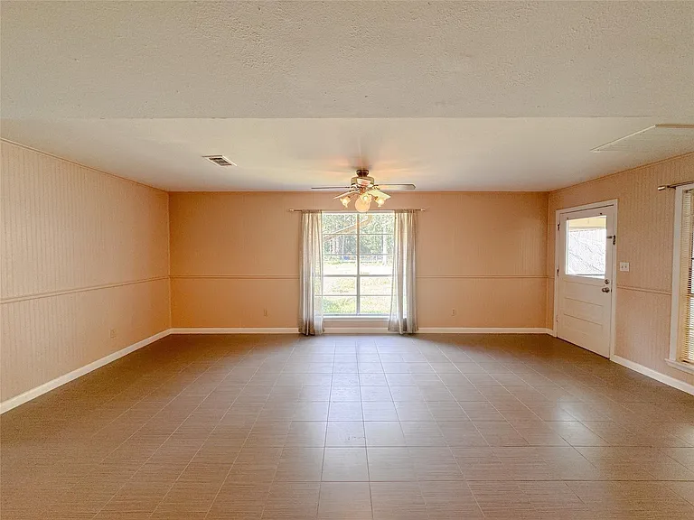 15331 Lake Lamond Rd — Photo 10