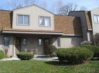 18 Meadowlark Cir, Peekskill, NY 10566