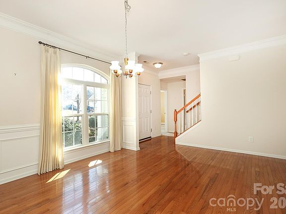 5th image of 3025 Hiddenbrook Way