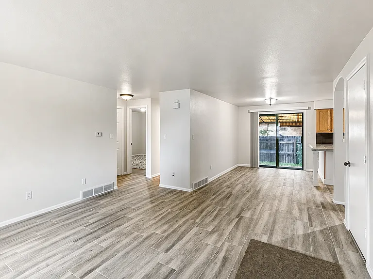 Living Room / Entrance