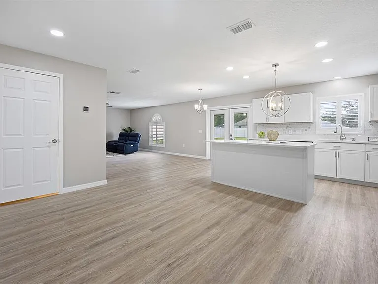 4510 SE 32nd Pl — Photo 15