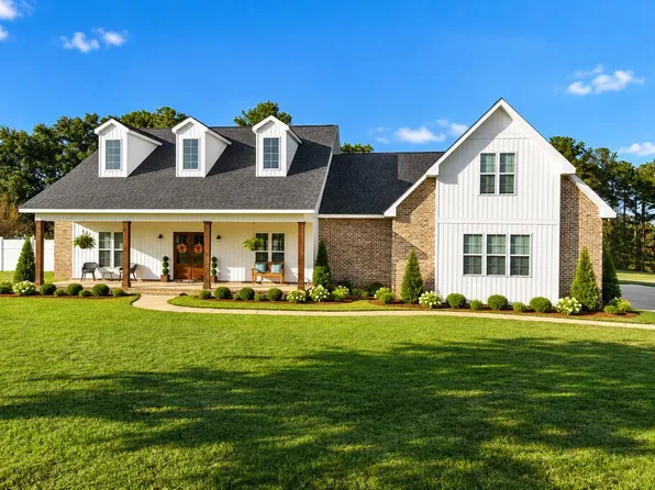 221 Pebble Beach Dr, Eufaula, AL 36027