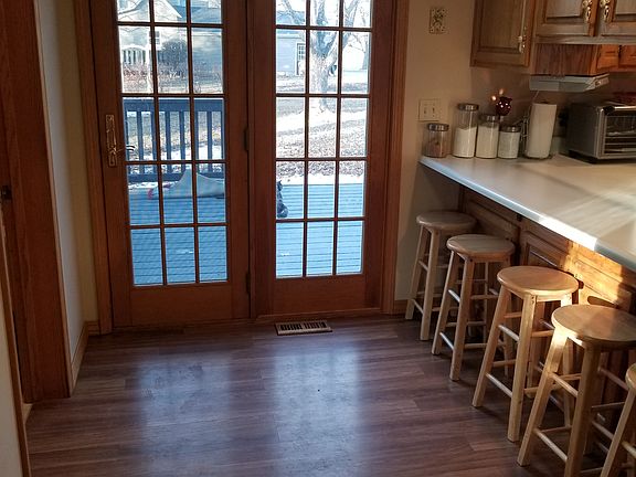 Patio door to large deck