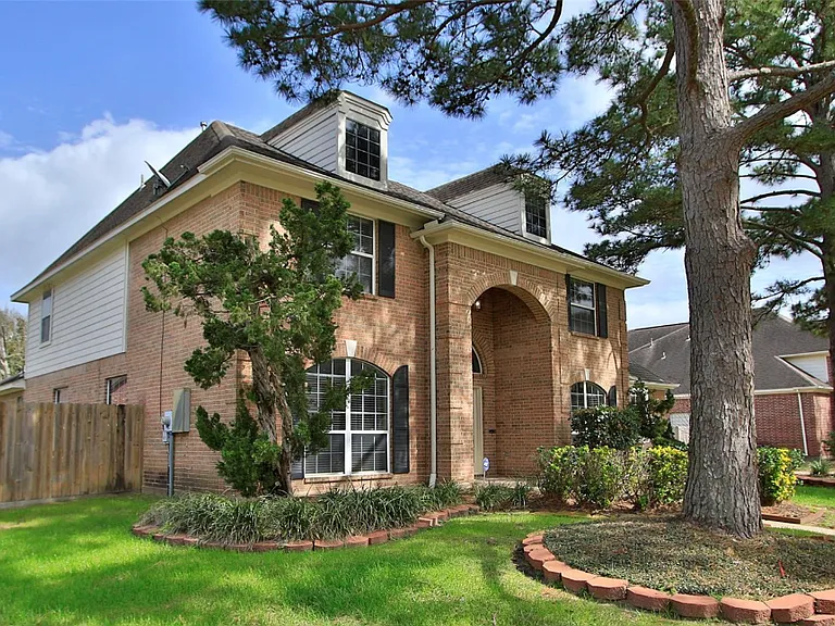 15710 Cascading Brook Way — Photo 5