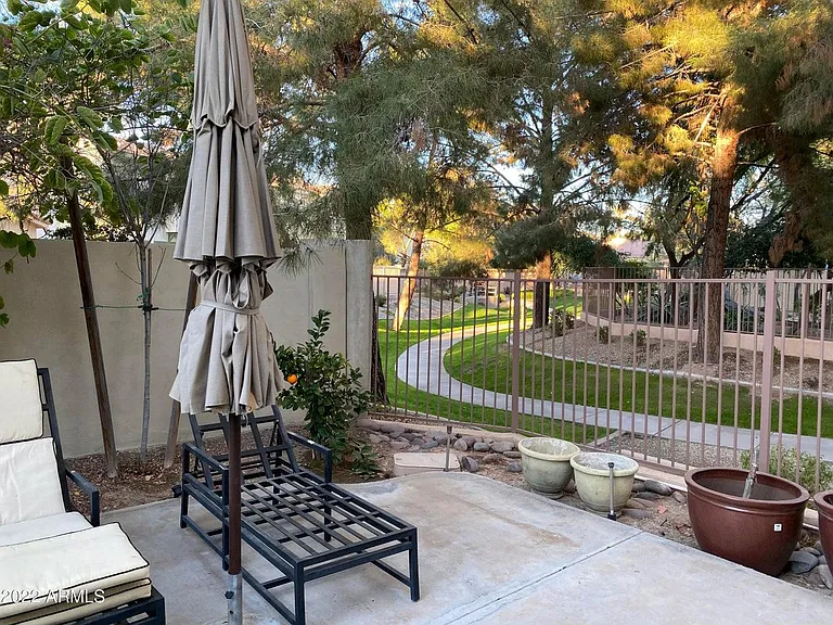 2042 W Periwinkle Way — Photo 27
