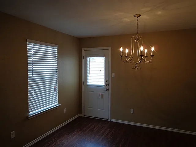 279 Quarter Ave — Photo 4